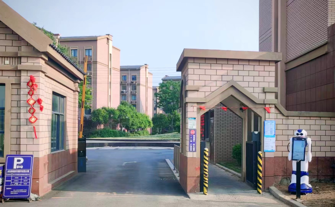 人工智能机器人,、 智能安保机器人,、机器人,、广州物业展、广州物博会 人工智能机器人,、 智能安保机器人,、机器人,、广州物业展、广州物博会