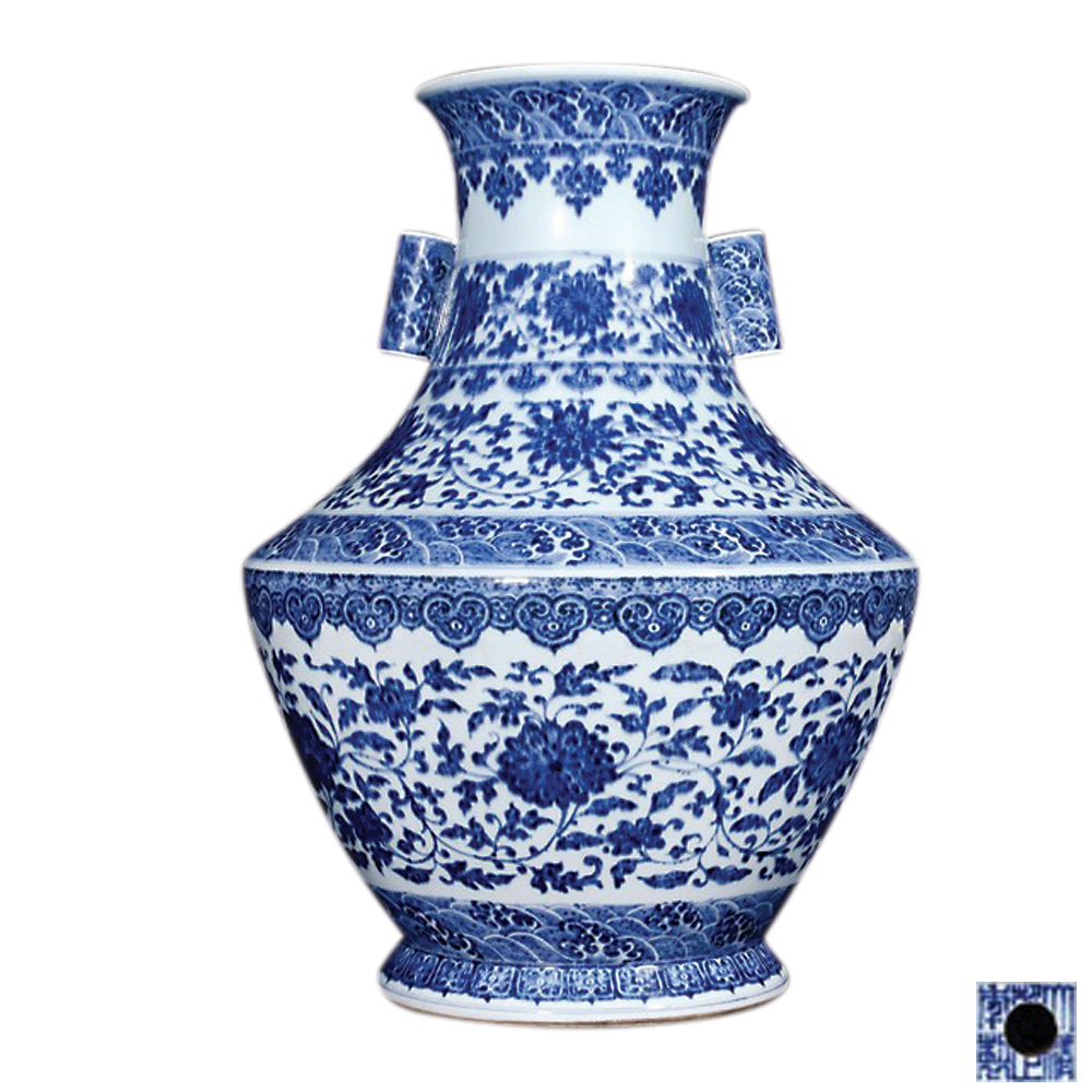 青花纏枝花卉雙貫耳尊