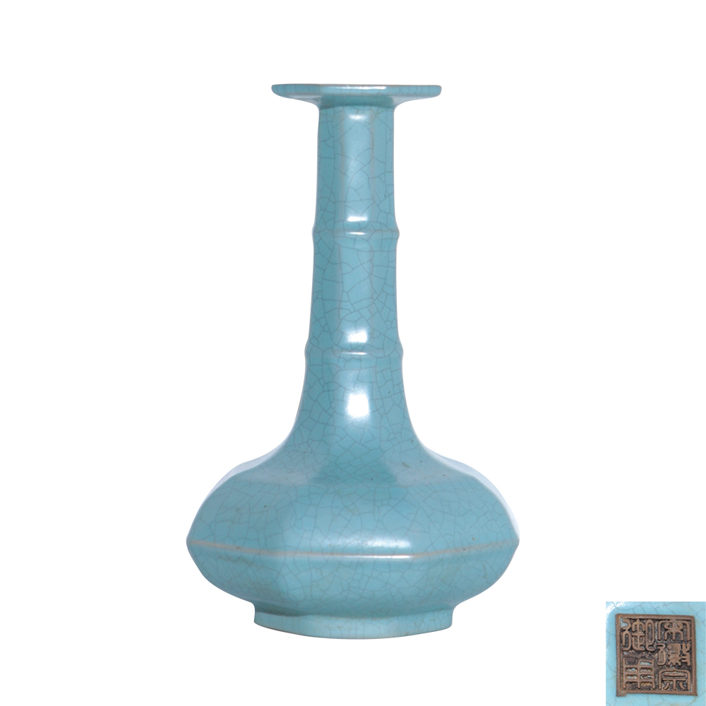 汝窯弦紋長頸瓶