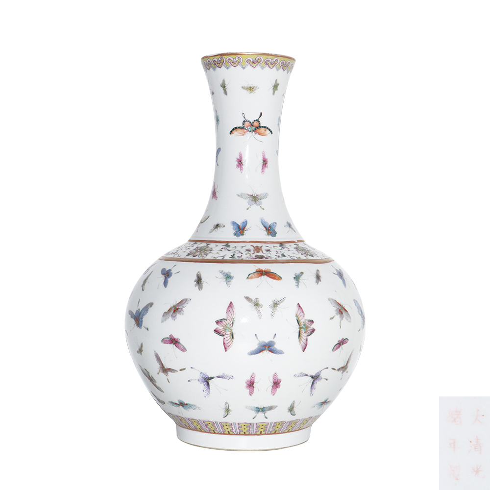 蝴蝶壽字紋粉彩描金賞瓶