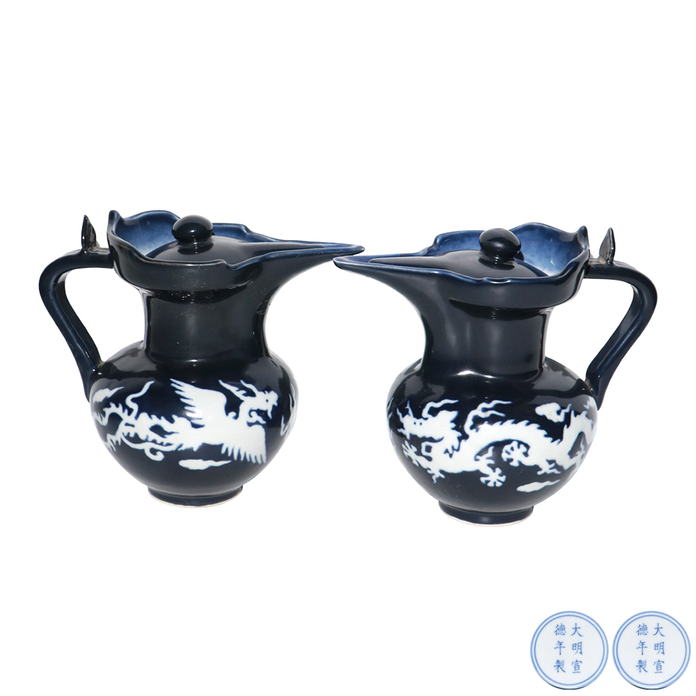 霽藍釉龍鳳暗紋僧帽壺（二件）