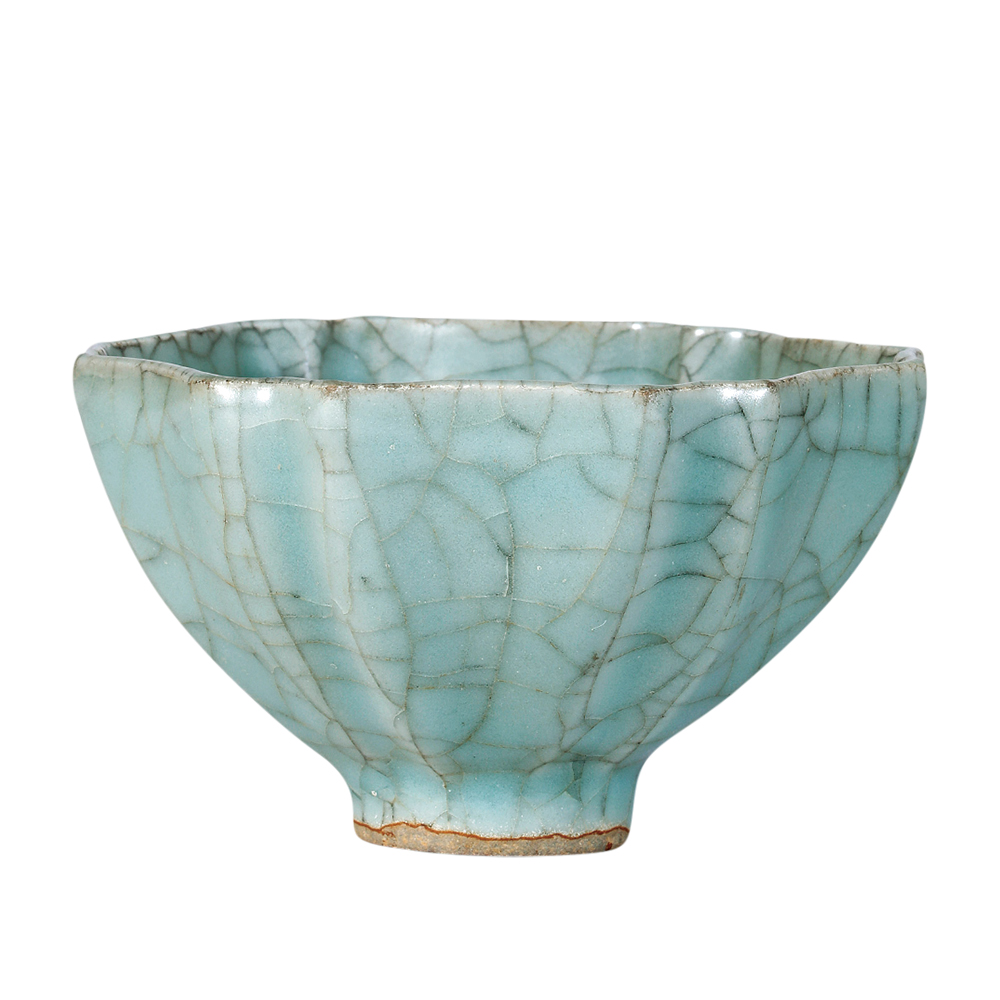 龍泉窯仿官釉菱花口杯