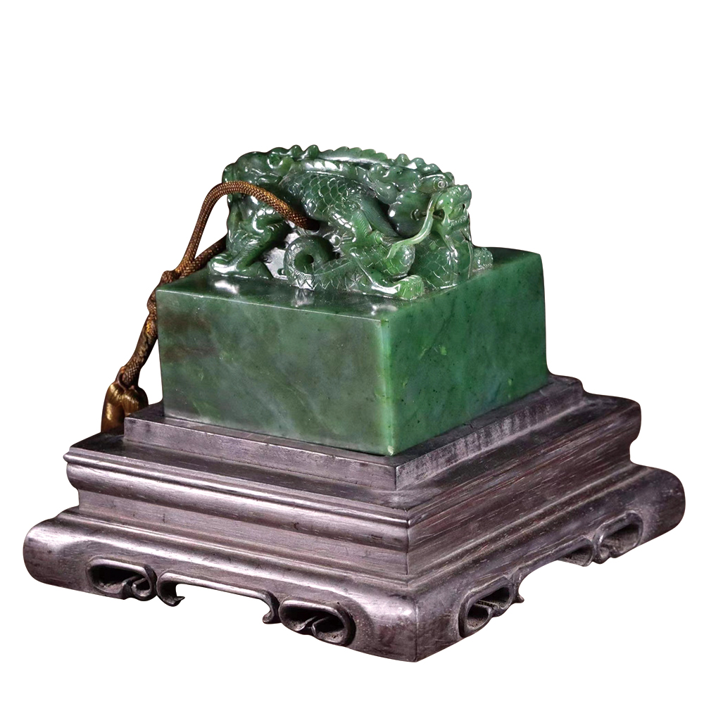和田玉交龍鈕玉璽（乾隆親覽之寶）