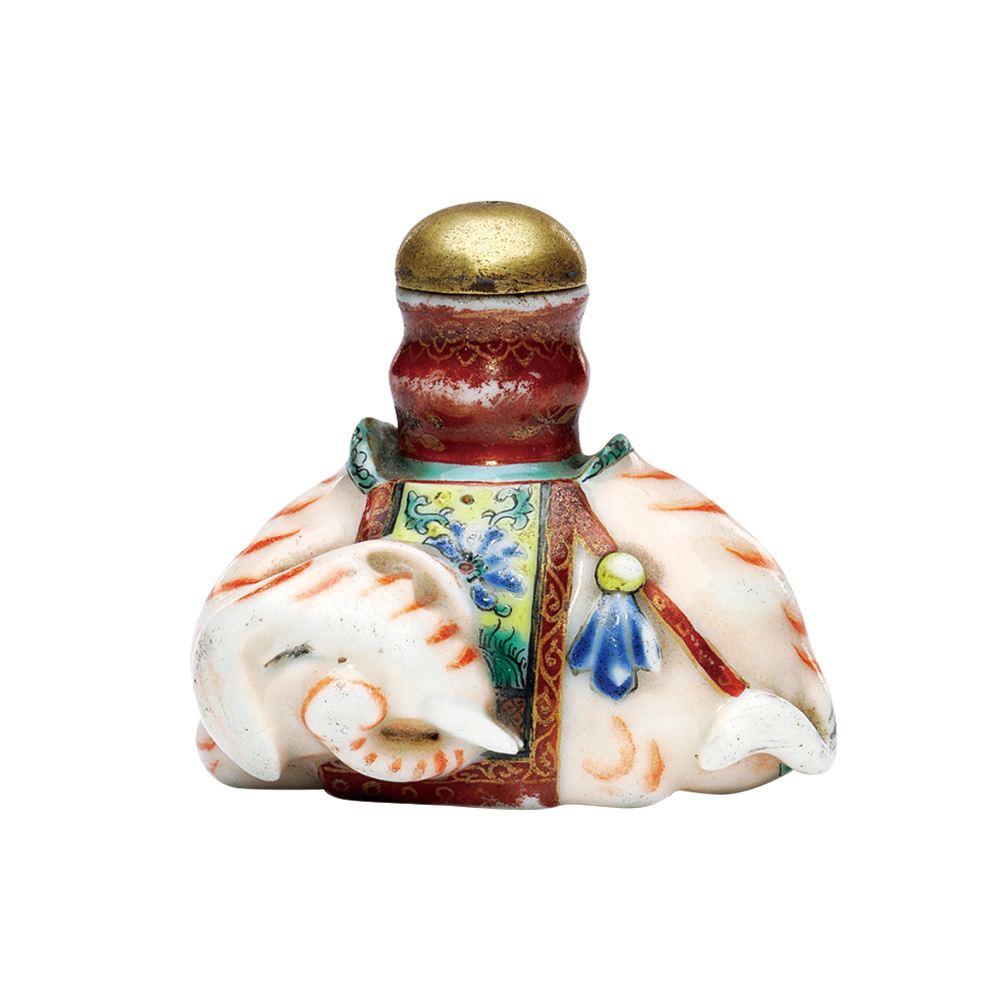 粉彩太平有象鼻煙壺