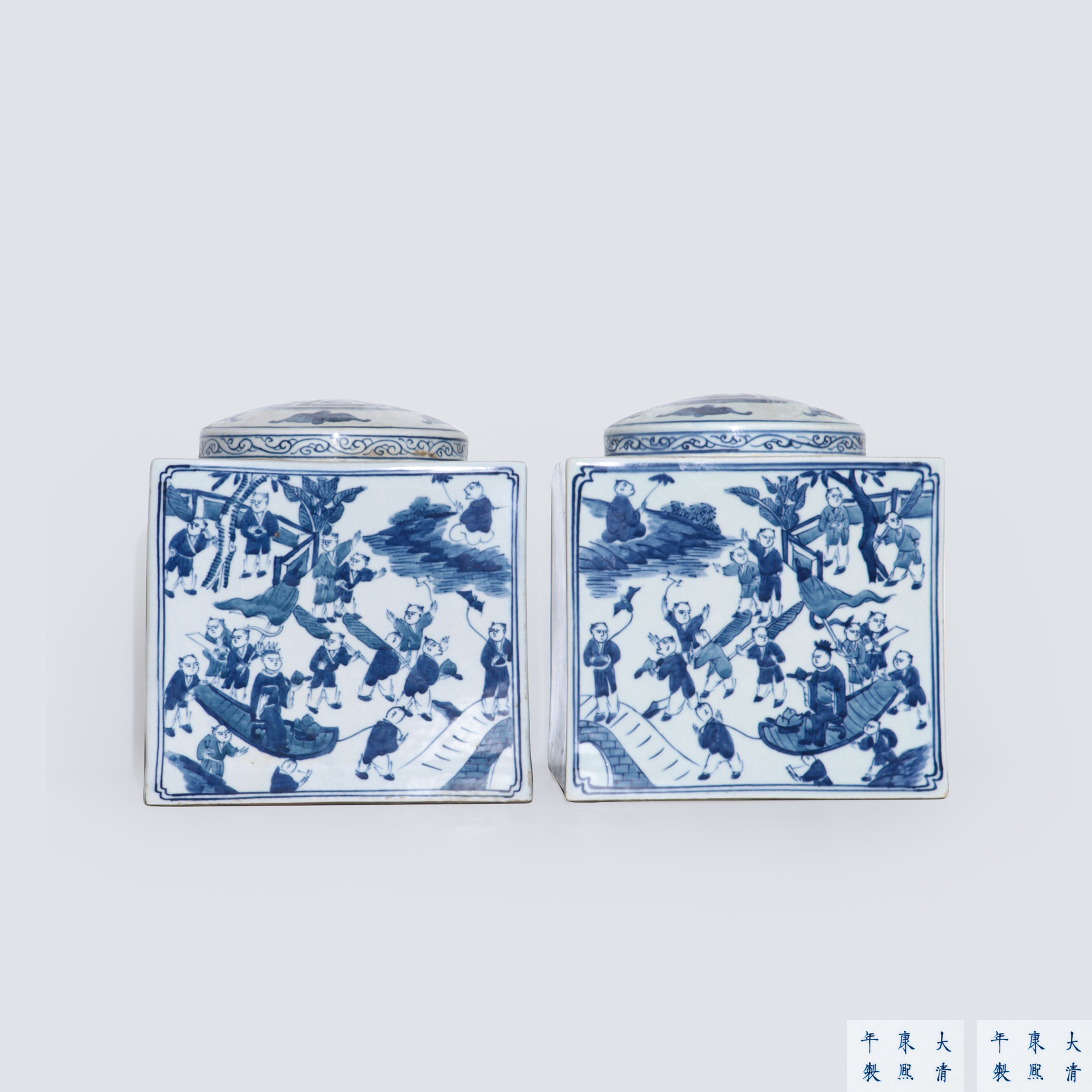 青花出警祝壽四方蓋罐（一對）