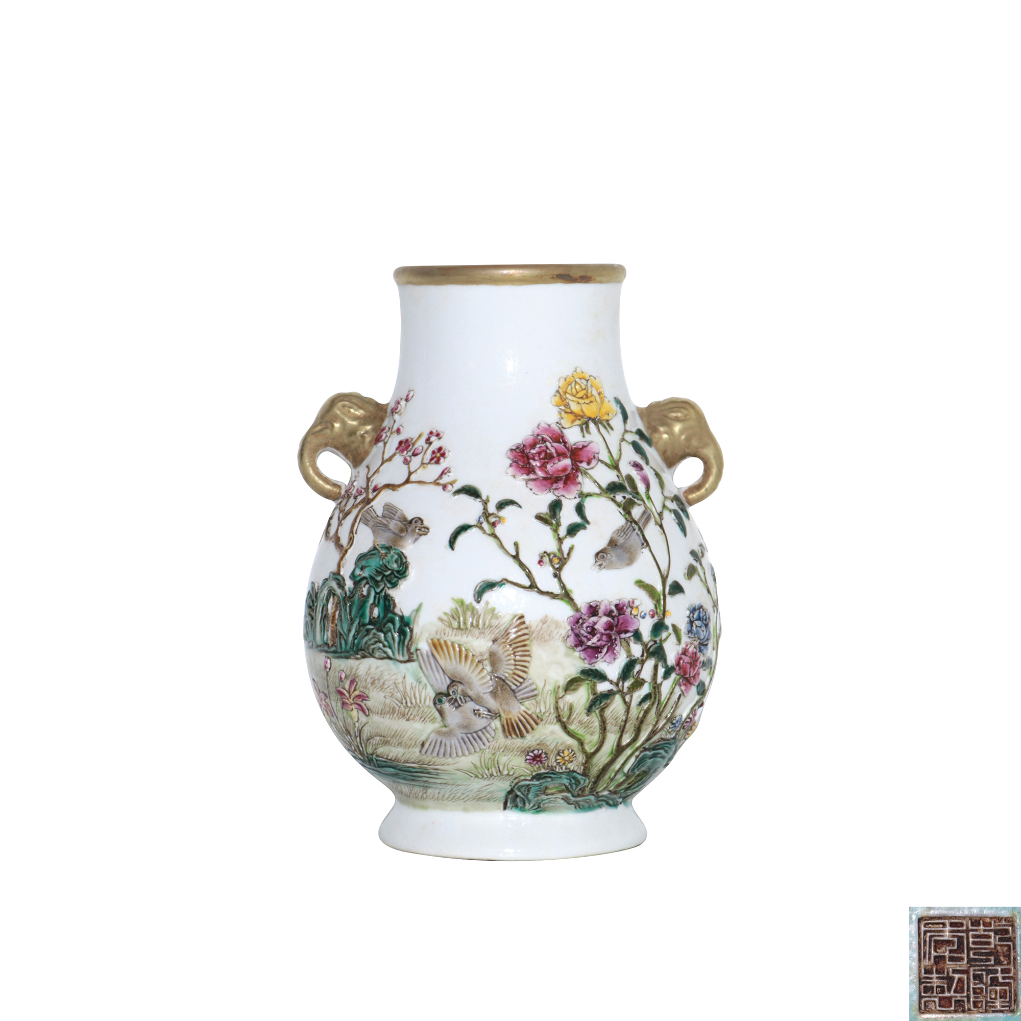 粉彩浮雕花鳥紋雙象耳尊