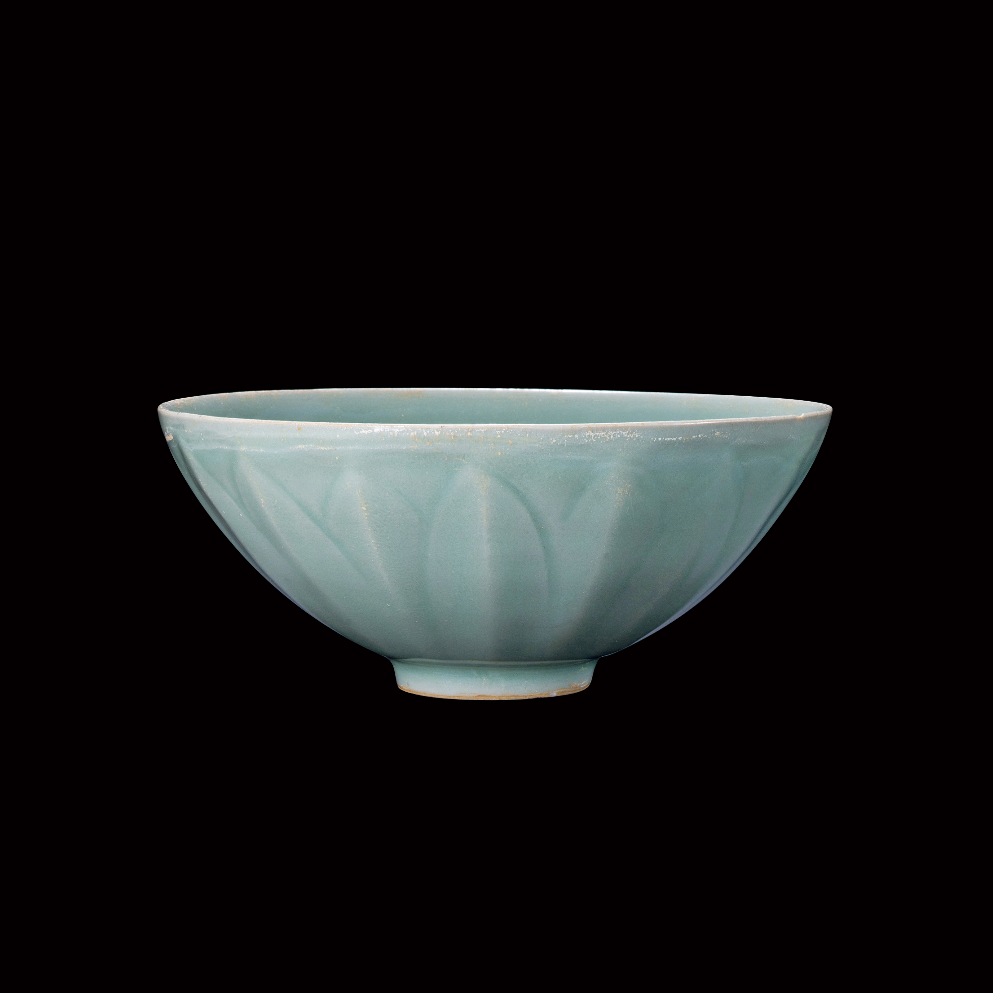 龍泉窯青釉蓮瓣紋碗