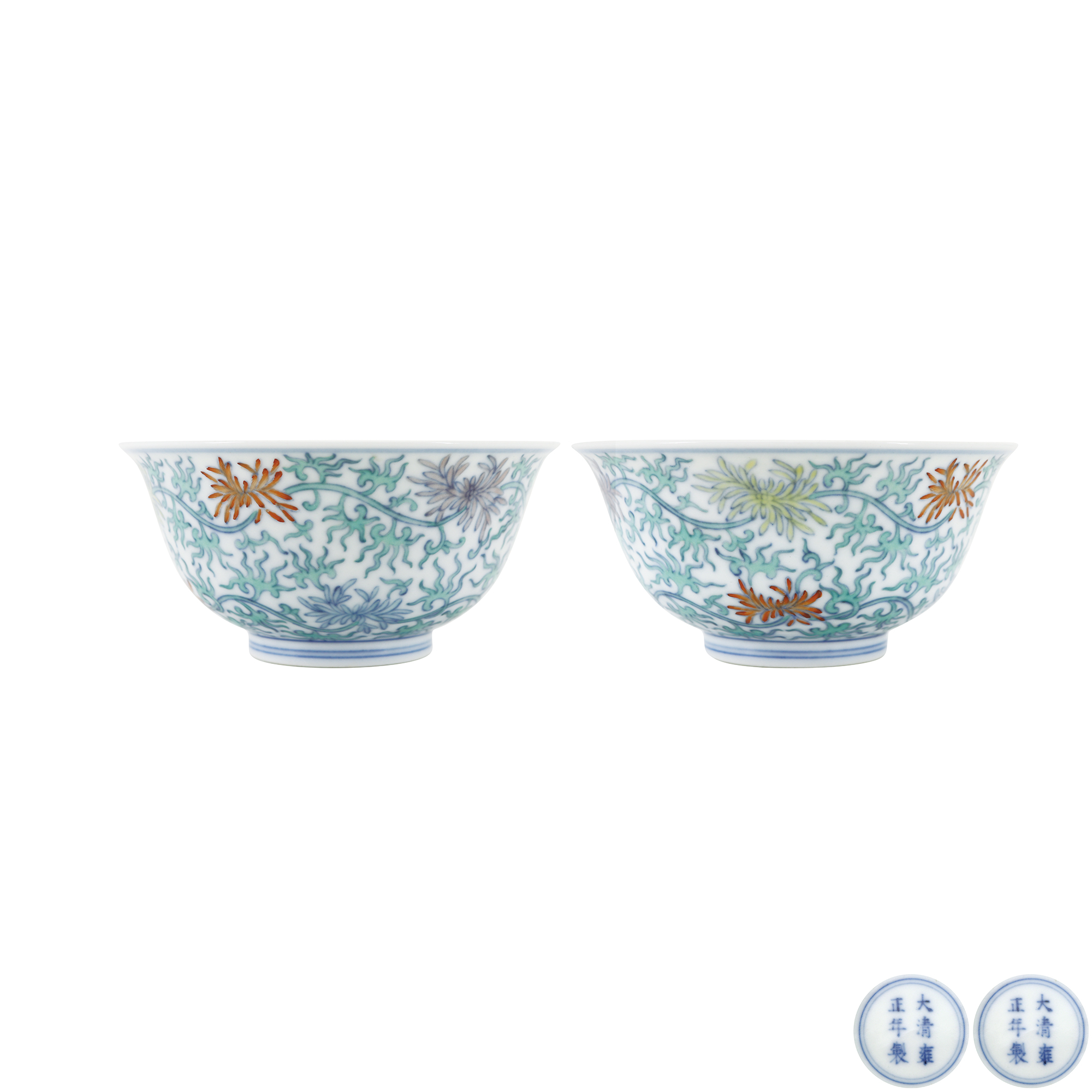 鬥彩纏枝花卉紋碗（二件）