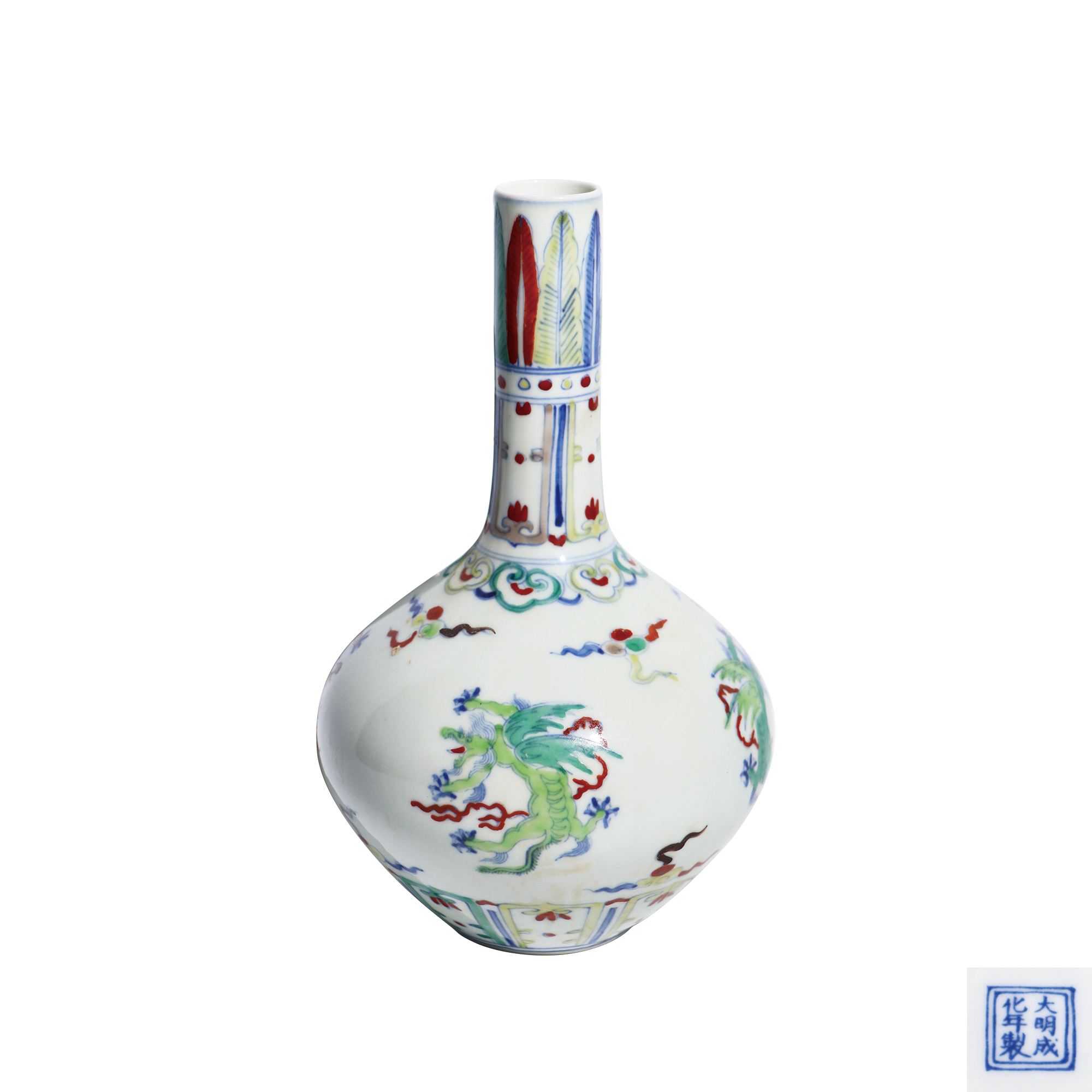 鬥彩瑞獸紋長頸膽瓶