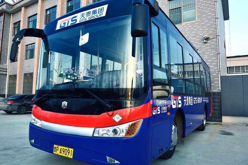 公司大巴车