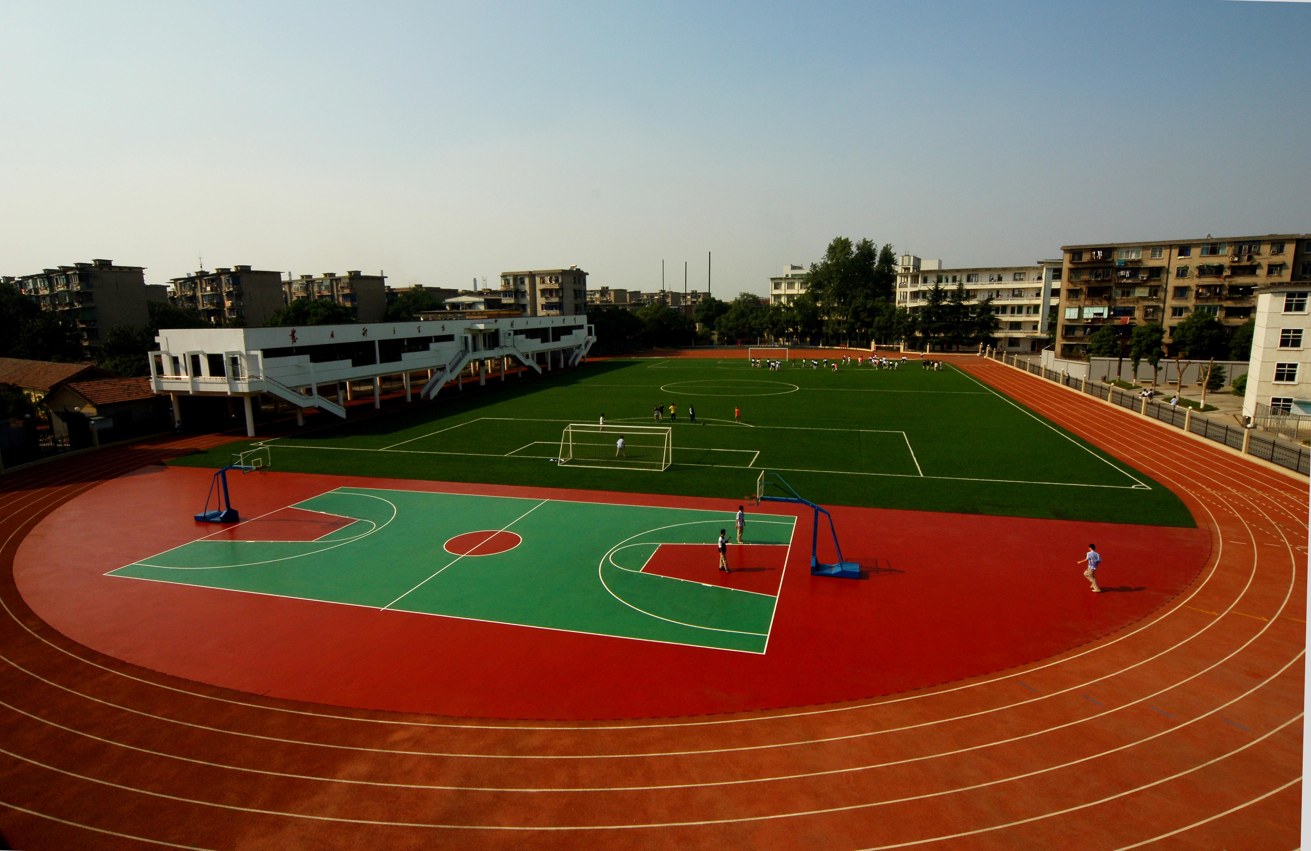 湘钢一中田径场