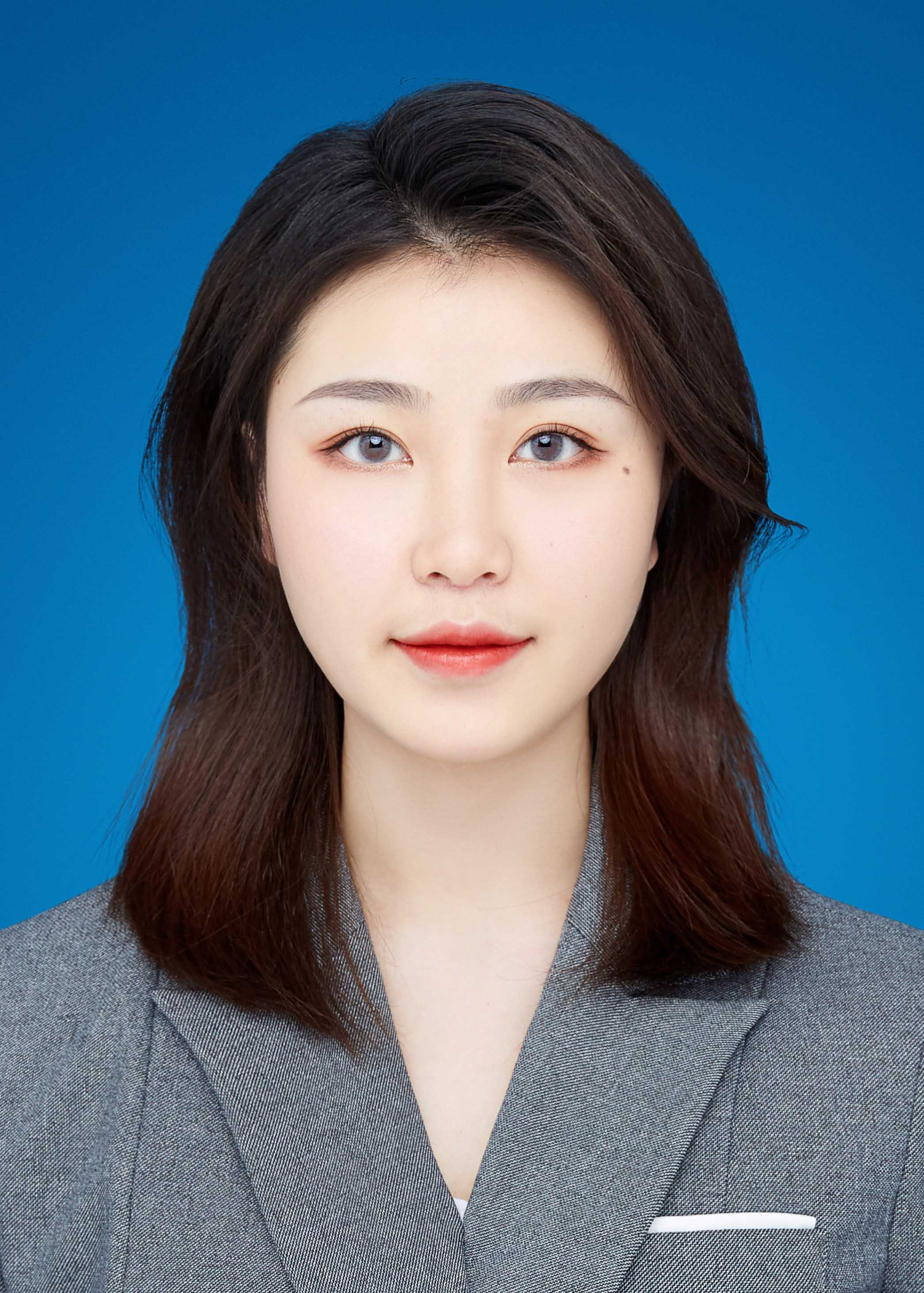 李玉珊  法律顾问部副部长  专职律师
