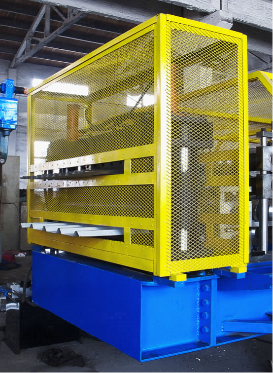 Double layer wall panel forming machine