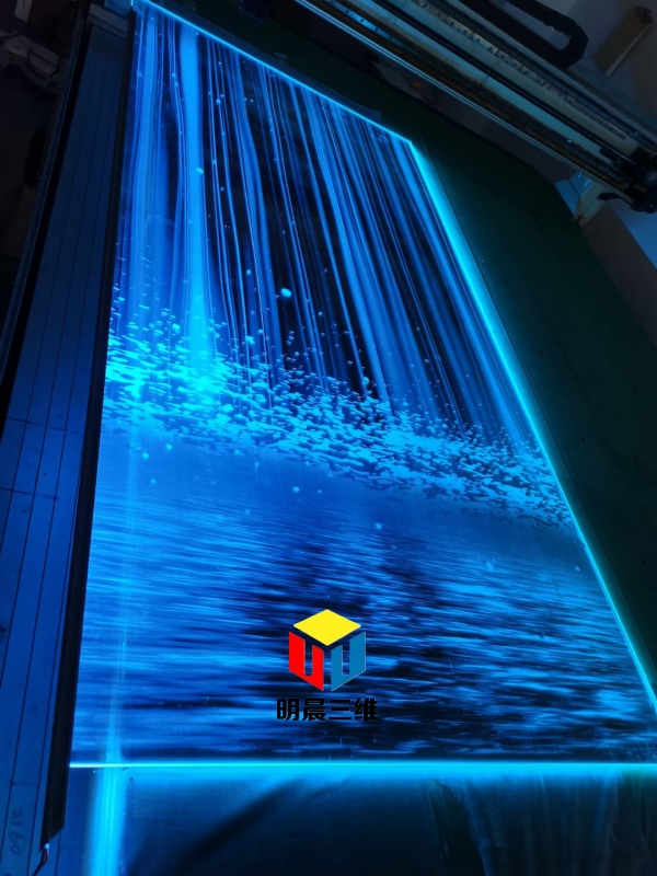 玻璃之上，激光勾勒的艺术绮梦