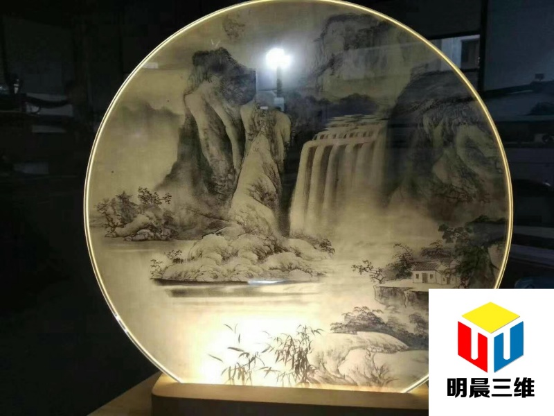 激光内雕玻璃：穿越虚实边界的艺术魔法