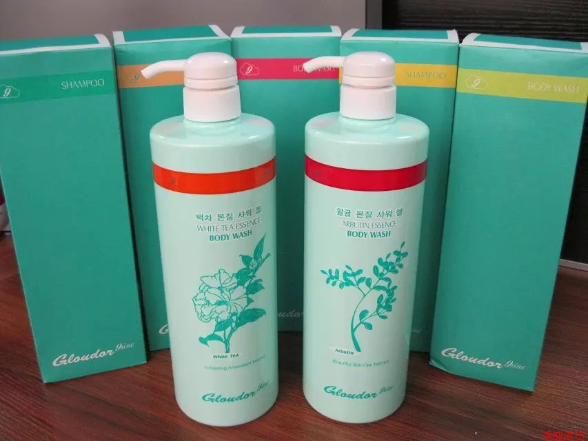950ml 九朵云熊果苷精华润肤沐浴露