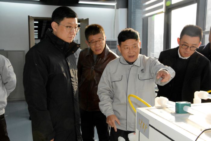 临安区委副书记、代区长杨泽伟一行走访零部件平台