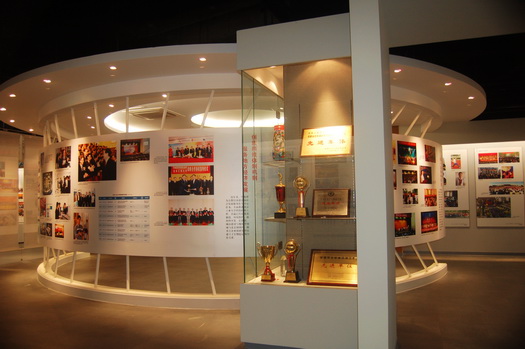 武汉数字展厅设计 武汉数字展馆 湖北数字展馆 湖北校史馆制作 武汉展厅设计制作 武汉数字多媒体  曼动数字科技