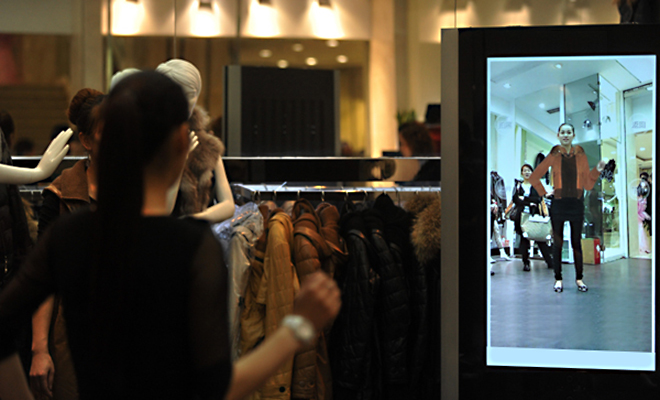 虚拟试衣魔镜 互动魔镜 武汉展厅设计 武汉互动多媒体 武汉数字展馆 武汉数字展厅 曼动数字科技