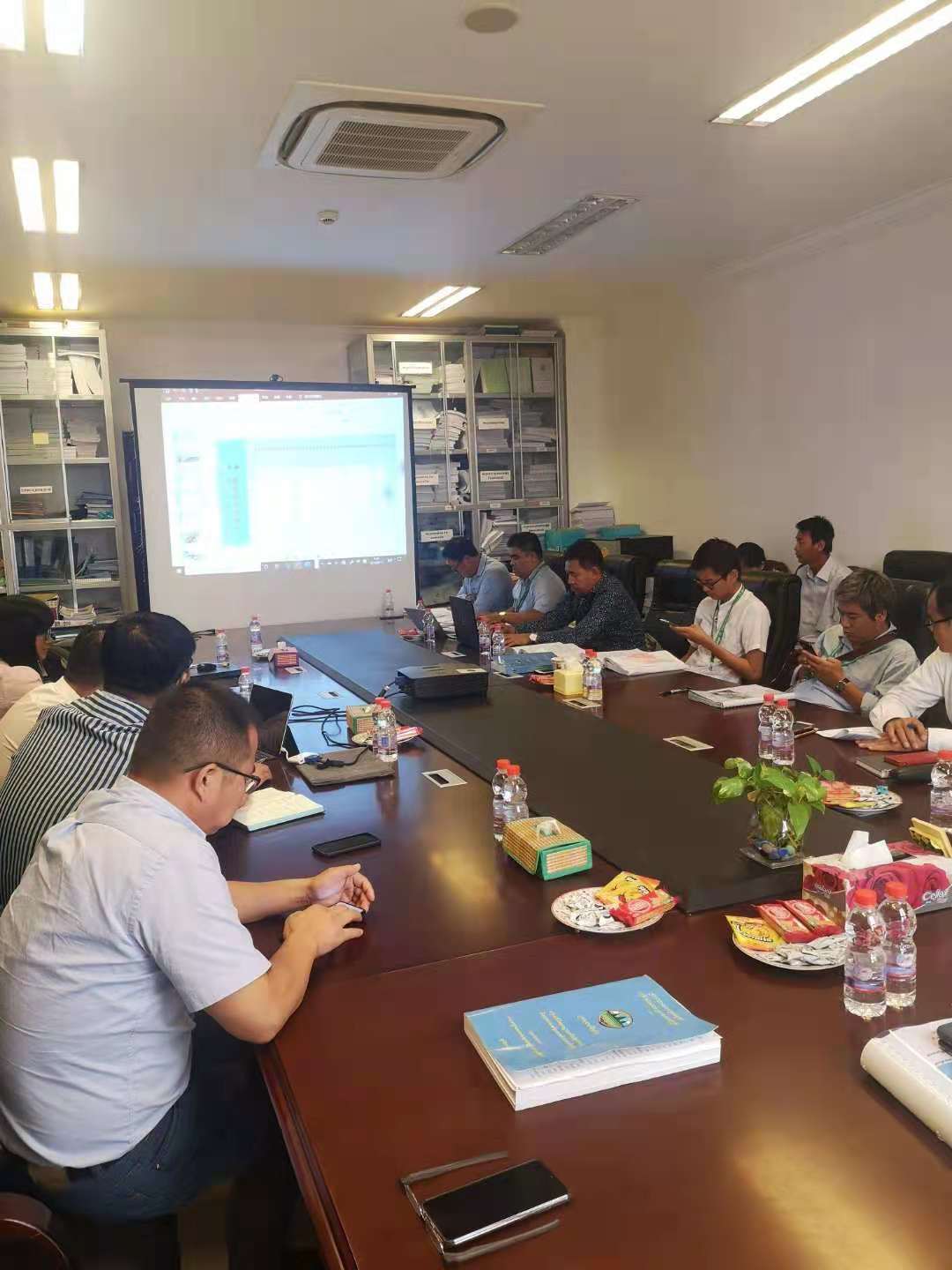 公司领导参加柬埔寨环保部制革项目评审会