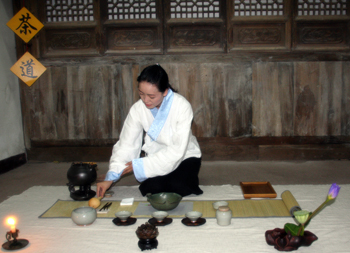 <span>清水出芙蓉，天然去雕饰。</span>
