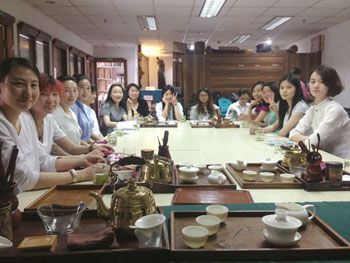 <span>公刘子茶道第129期中级茶艺师研修场景一瞥。</span>