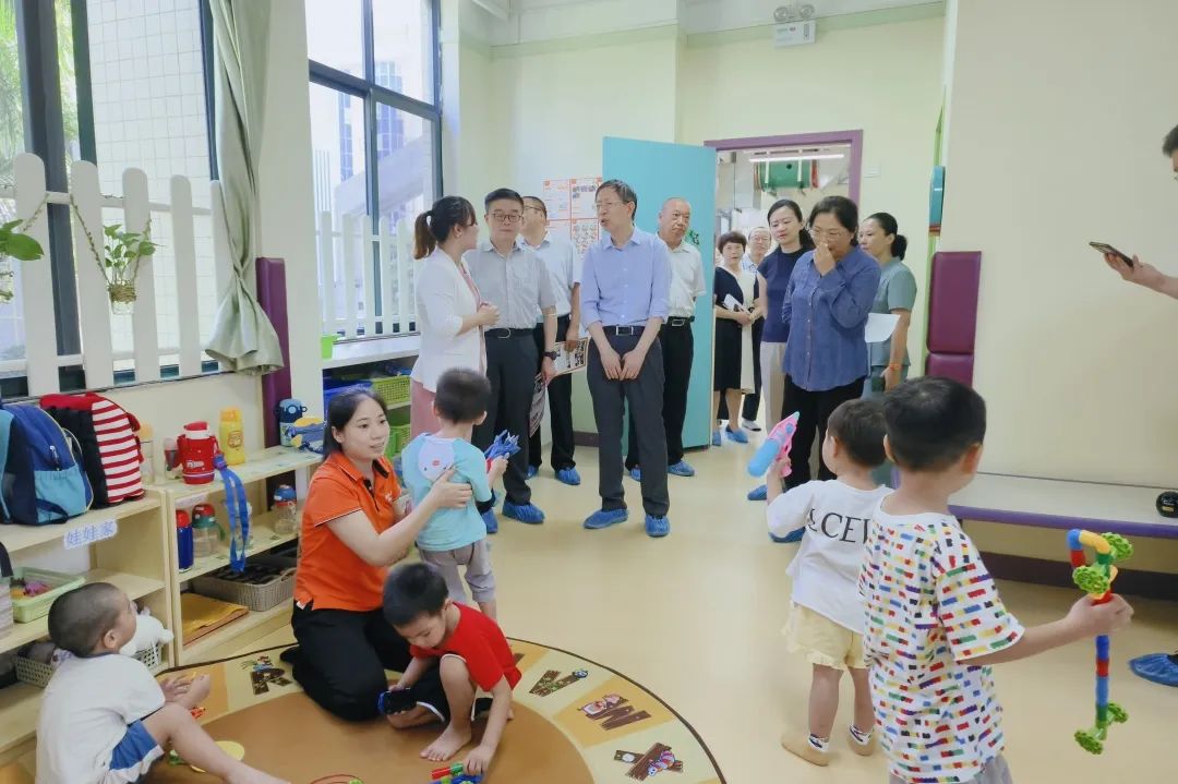 全国人大代表等一行莅临高米国际·首佳普惠早教托育中心调研托育服务工作