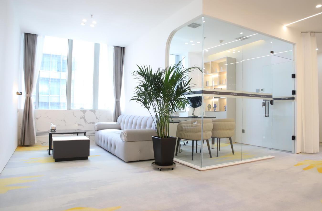 白小白万象城店内部环境