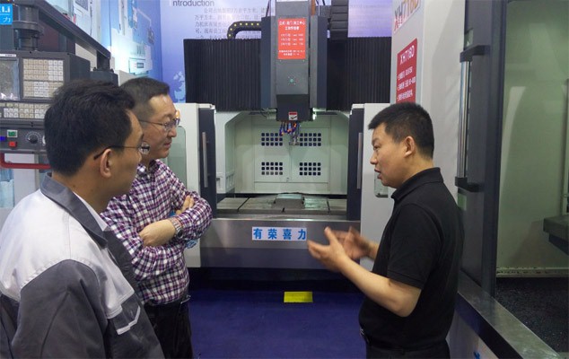 恭贺有荣喜力机床在第十四届中国国际机床展博得众彩