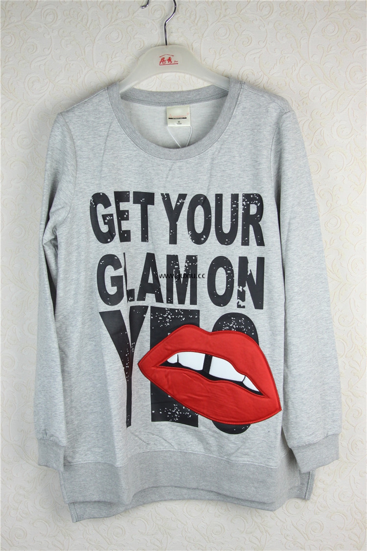 127408B1402309君心街潮针织上衣