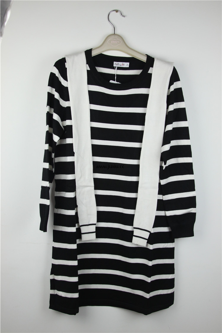 AMLW17626爱宝装饰领带中长毛衣