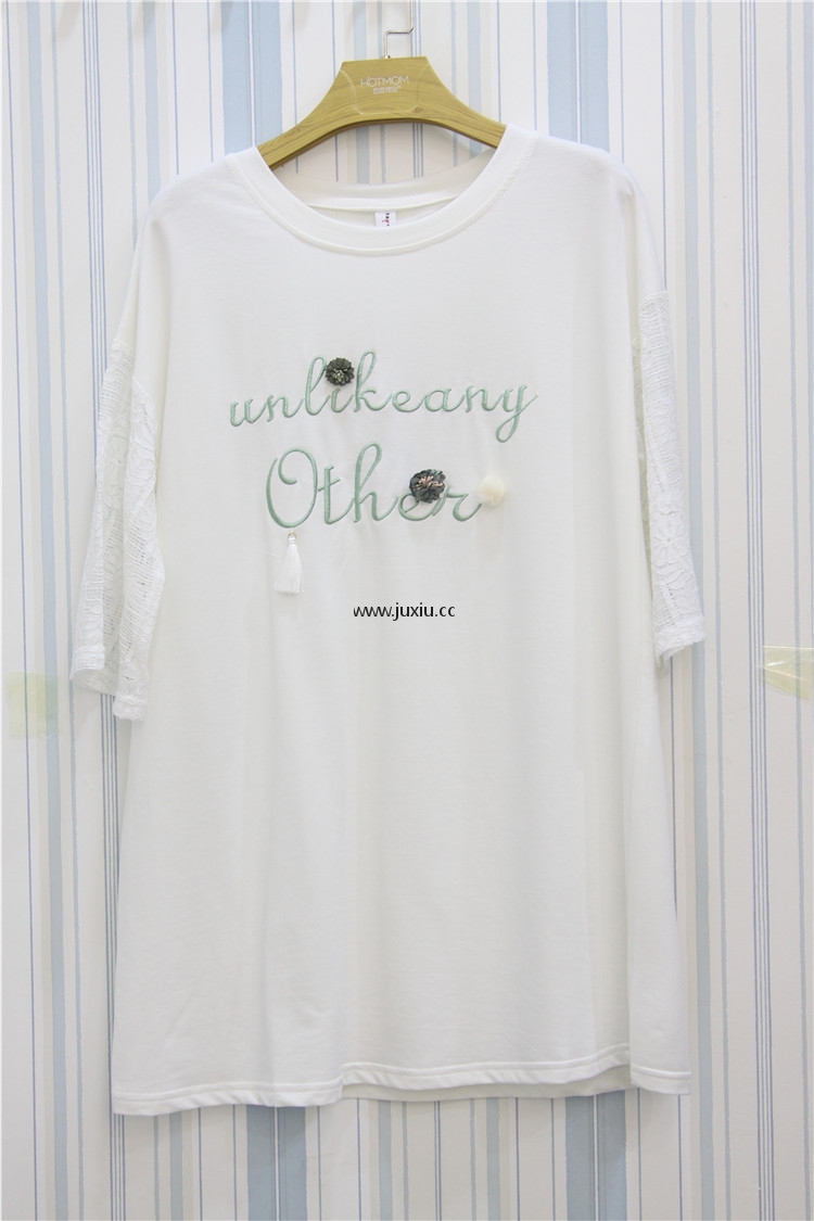 AMLS18011爱宝绣花拼蕾丝袖针织上衣