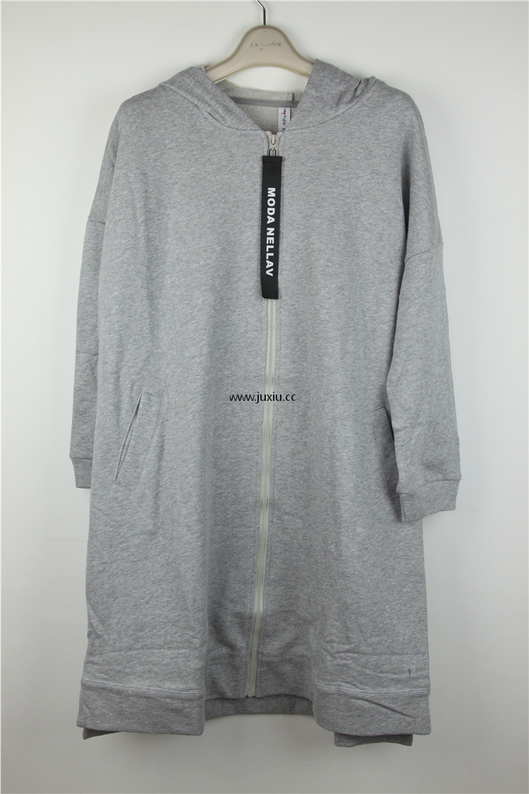 AMLW17562爱宝背贴图连帽中长外套