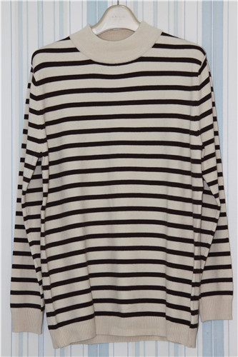 [拼出完美]条纹毛衣