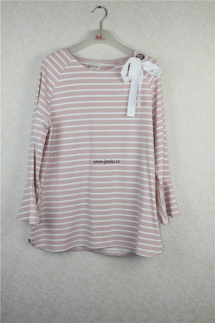 127308A1402303君心喇叭袖哺乳上衣