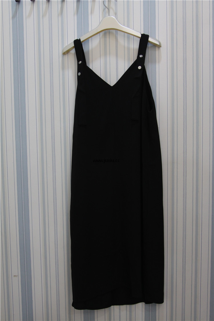 XF82A22085拼出完美吊带裙