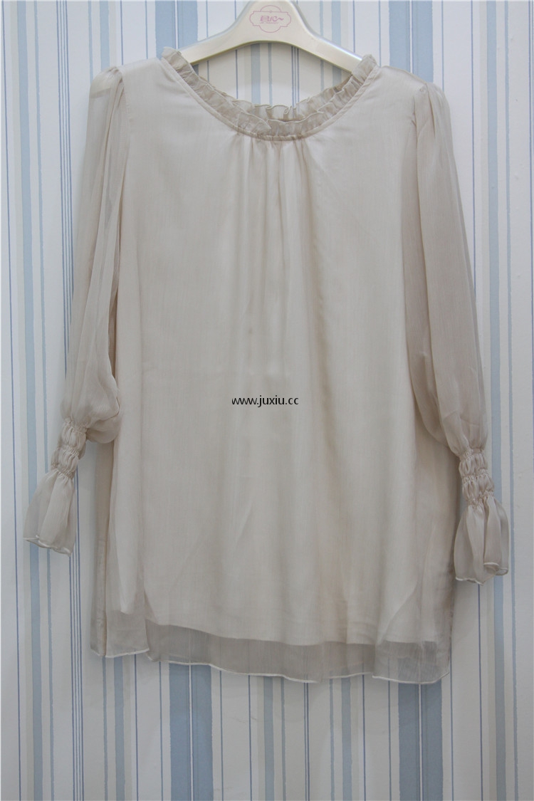 XF82A03076拼出完美小衫