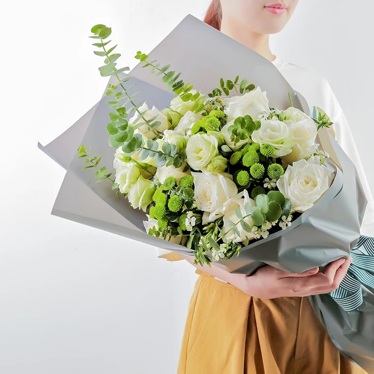 月光女神/11朵白玫瑰花配洋桔