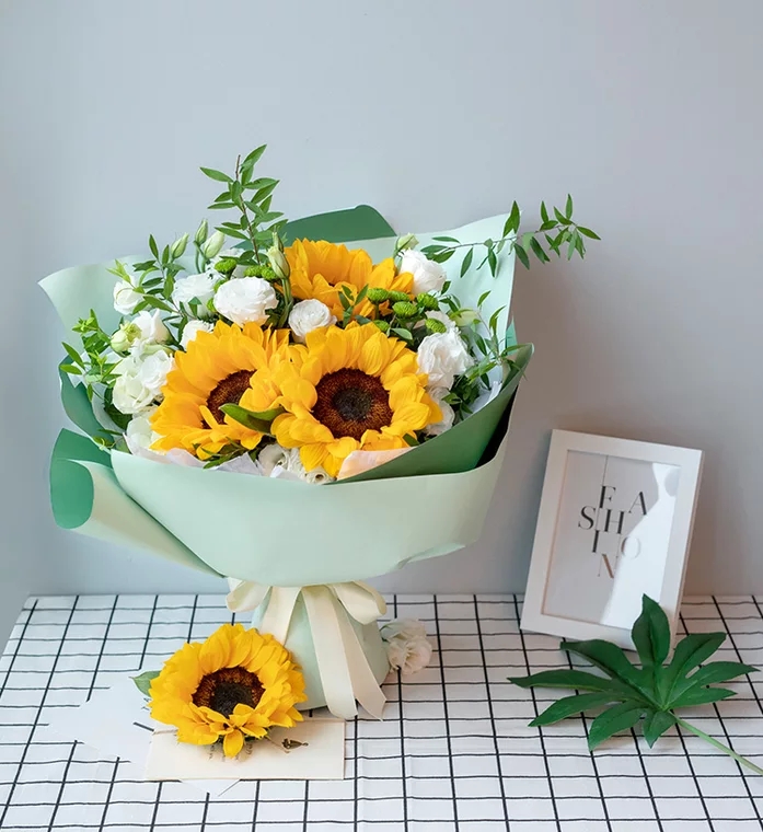 喜欢你-3朵向日葵配洋桔梗精美