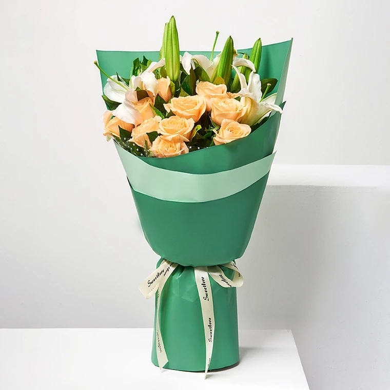 初心不改/6朵百合花加12朵香