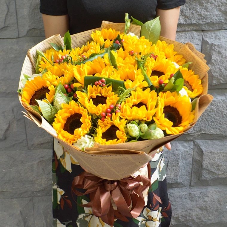 爱藏心间-18朵向日葵花束精美