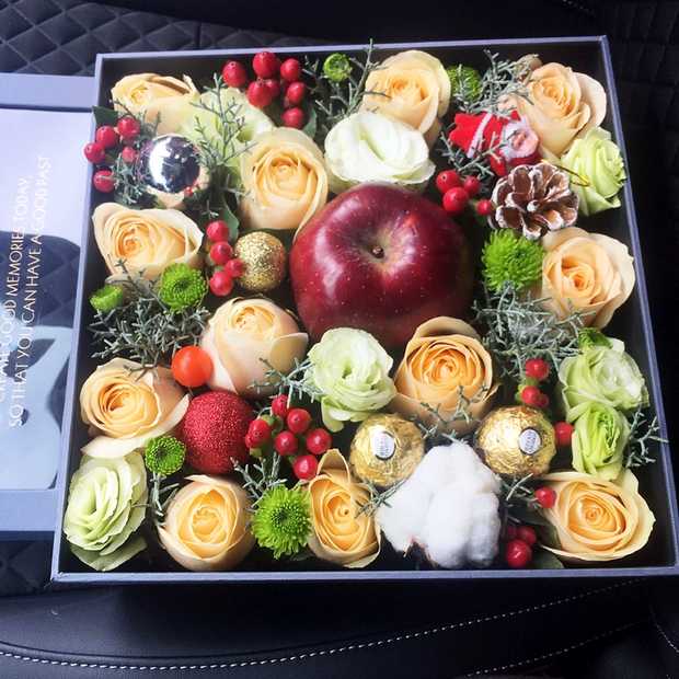 平安是福-11朵香槟玫瑰花配圣