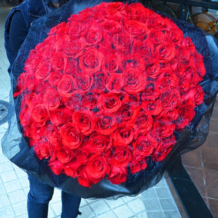 我心永恒/99朵红玫瑰花配黑色