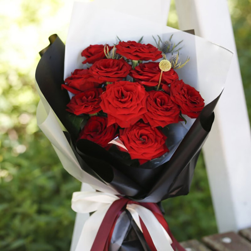 深深吸引/11朵红玫瑰花精美花