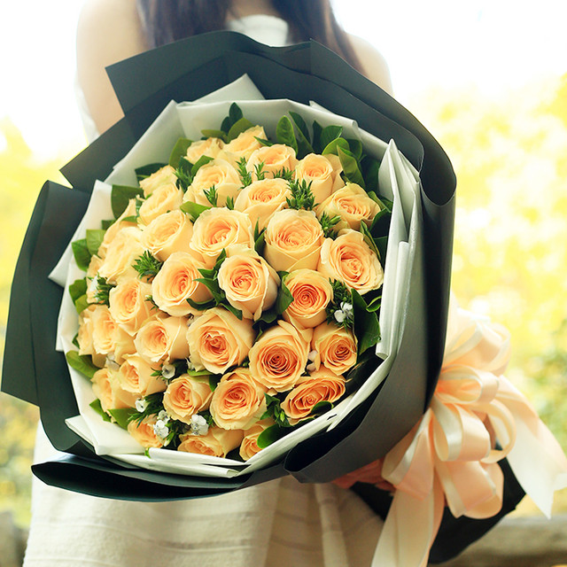 爱一直都在/33朵香槟玫瑰花精美花束包装/生日送礼送朋友送爱人/送花到家