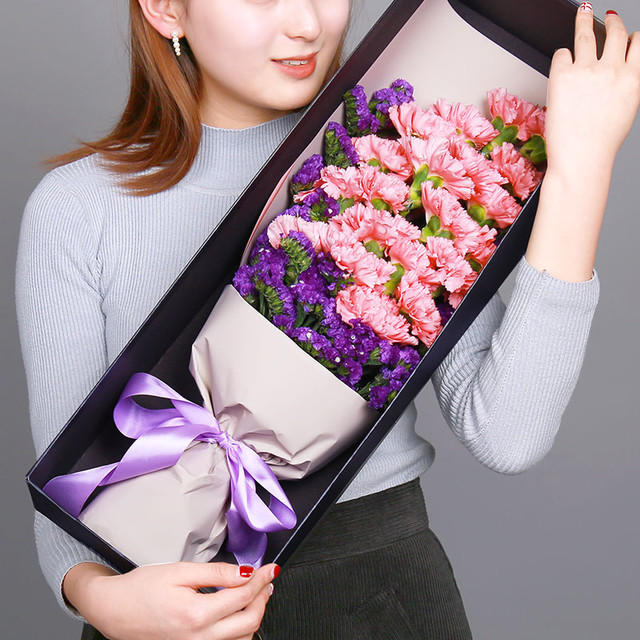 恒久的温暖——19朵粉色康乃馨