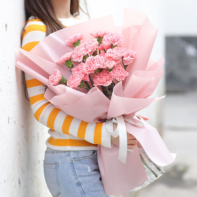 烛光里的妈妈——19朵粉色康乃