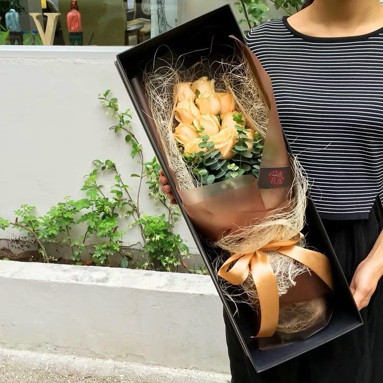 心有灵犀-11朵香槟玫瑰花精美