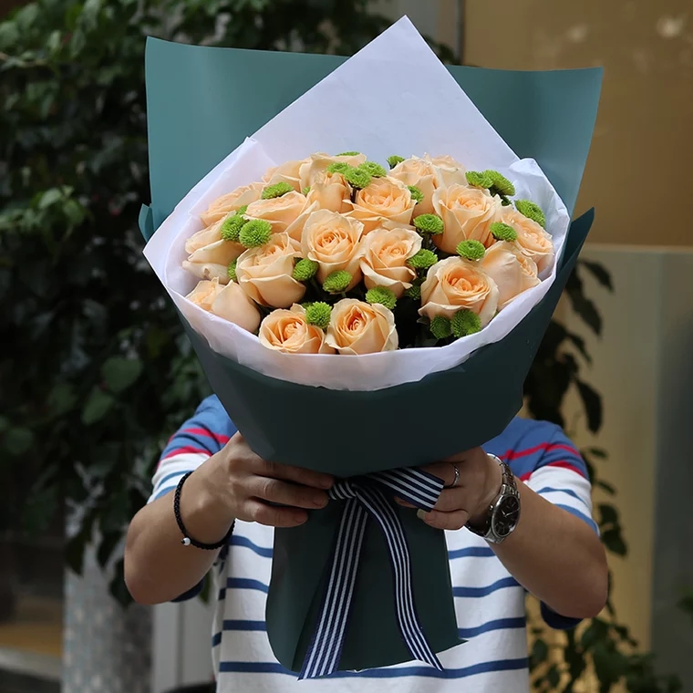 相约永久-18朵香槟玫瑰花+绿