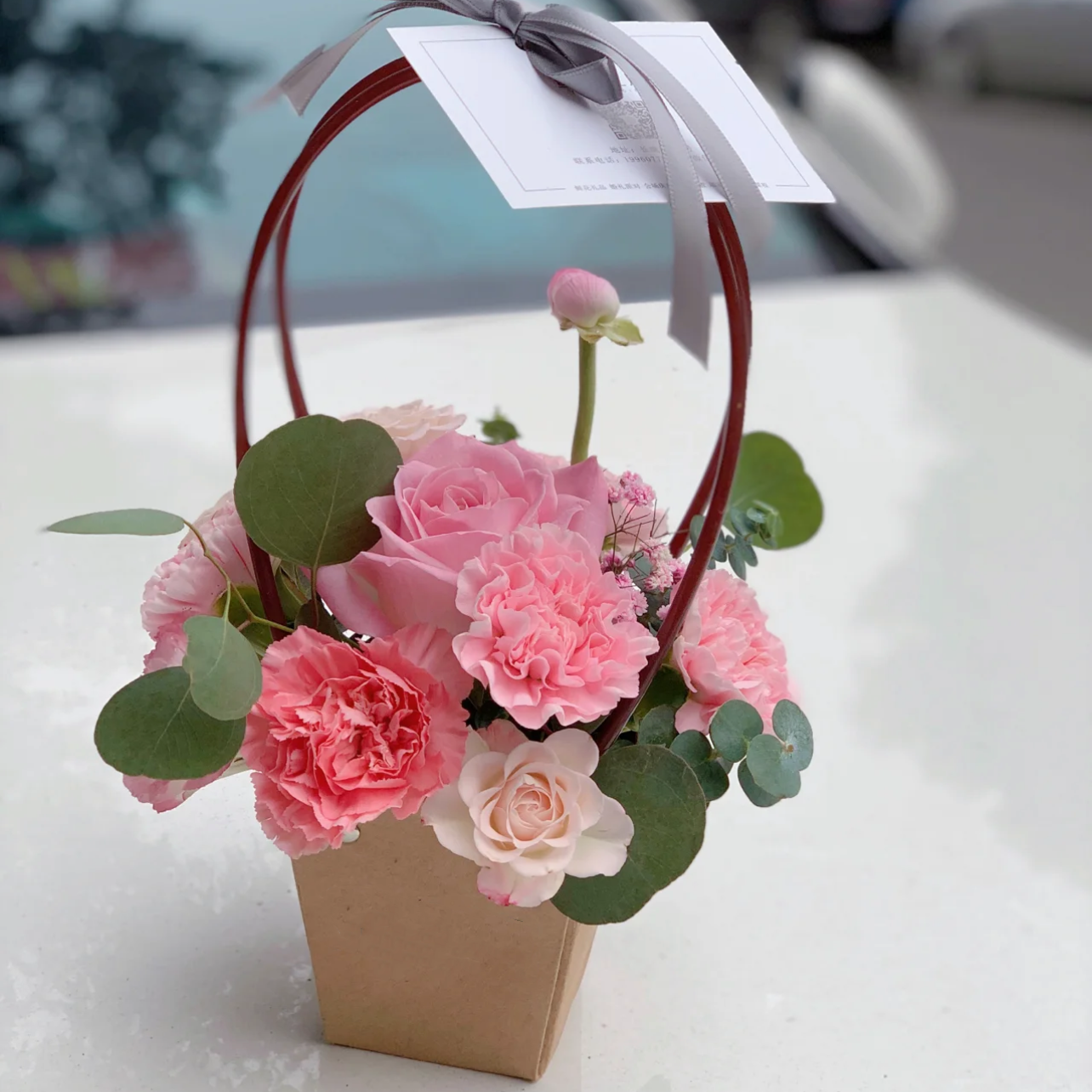 粉色小女/3朵粉色玫瑰花+6朵